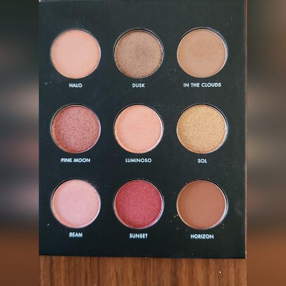 Milani Luminoso Palette - swatched only - Picture 5 of 5